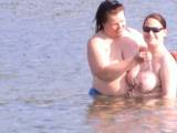 Sexclip von crazy1963 aus DE: Ich bin mit meiner lesbischen Freundin in einem Strandbad. Wir spielen erst zusammen im Wasser kommen dannHand in Hand aus dem Wasser und gehen davon