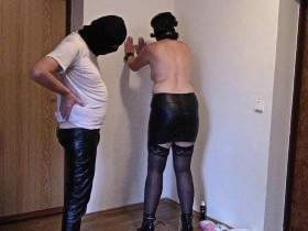 Vorschaubild vom Amateurporno mit dem Titel "Internet Aufgabe Nummer eins: Rasieren Muschi und Anal-Plug" von bondageangel