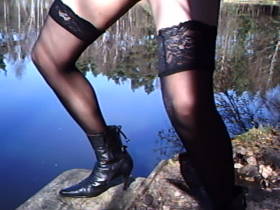 Vorschaubild vom Privatporno mit dem Titel "Pisse in einen See im Wald" von SchwanzTaxi666