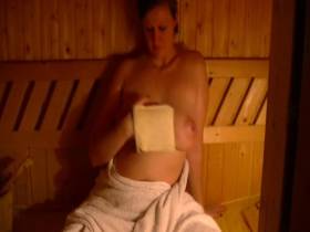 Vorschaubild vom Amateurporno mit dem Titel "In der Sauna" von SexyLeni