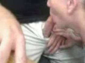 Vorschaubild vom Privatporno mit dem Titel "In der Uni blase ihc seinen Schwanz" von jungundfeucht