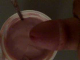 Vorschaubild vom Amateurporno mit dem Titel "Erdbeerjogurth" von redpaintedjack
