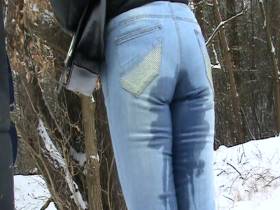 Vorschaubild vom Amateurporno mit dem Titel "Nasse jeans,schnee u gummistiefel" von heelqueen