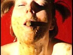 Vorschaubild vom Amateurporno mit dem Titel "Ich kaue und schlucke genüßlich meine scheisse" von anja29nsgeil