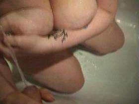 Vorschaubild vom Amateurporno mit dem Titel "NS-Dusche" von BDSMPaar1