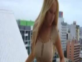 Vorschaubild vom Amateurporno mit dem Titel "Neues Kleidchen" von bigklit