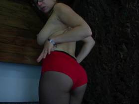 Vorschaubild vom Amateurporno mit dem Titel "Streifen in roten Shorts und Nahtlose" von sexy-engel