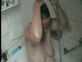 Vorschaubild vom Privatporno mit dem Titel "Duschen" von babs-ol
