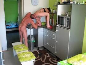 Vorschaubild vom Amateurporno mit dem Titel "In der Küche die fotze geleckt und abgefickt" von Spritzmeinhasi