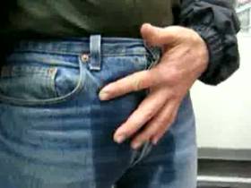 Vorschaubild vom Privatporno mit dem Titel "Jeans-Piss in der S-Bahn" von jeanspisser3
