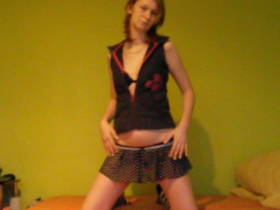 Vorschaubild vom Privatporno mit dem Titel "Striptease" von SweetElisa11