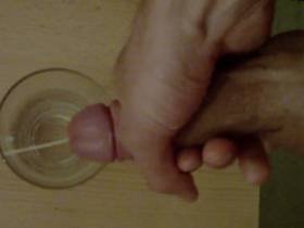 Vorschaubild vom Amateurporno mit dem Titel "Sperma im Wasser" von GeilerTiroler28