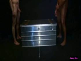 Vorschaubild vom Amateurporno mit dem Titel "Eine Kiste voller Überraschungen" von sexy-eve