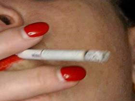 Vorschaubild vom Privatporno mit dem Titel "Geil - das Luder raucht wieder" von TittenMonsterCindy