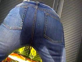 Vorschaubild vom Privatporno mit dem Titel "Xtrem Die Jeans vollgepisst und rumgesaut - in HQ ! Geile und feuchte Nahaufnahmen !" von Xtrem-Babe