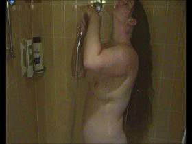 Vorschaubild vom Privatporno mit dem Titel "Allein unter der Dusche" von Wildkatze30J