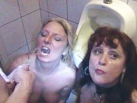 Vorschaubild vom Amateurporno mit dem Titel "Zwei Drecksäue auf dem Herren-WC" von RosellaExtrem