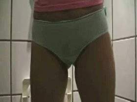 Vorschaubild vom Amateurporno mit dem Titel "Ins Panty gepullert" von anja29nsgeil