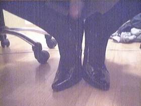 Vorschaubild vom Privatporno mit dem Titel "Geiles abspritzen auf meine Heels" von darkangel2002