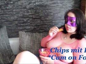 Vorschaubild vom Amateurporno mit dem Titel " Chips mit Dip *Cum on Food*" von Raubkatze87