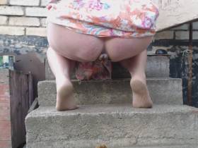 Vorschaubild vom Amateurporno mit dem Titel "Scheiße auf den Stufen" von SweettyMary