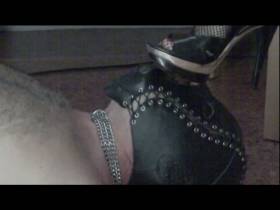 Vorschaubild vom Privatporno mit dem Titel "Highheels der Herrin sauberlecken" von Lady_Alegria