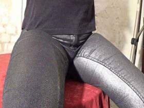 Vorschaubild vom Privatporno mit dem Titel "Meine enge silberne Jeans - Volle Länge mit creampie" von healthymale
