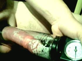 Vorschaubild vom Amateurporno mit dem Titel "Meine neue Penispumpe mitManometer" von saschaheiss