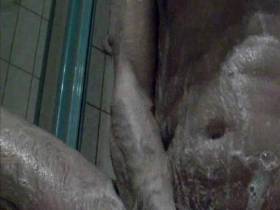 Vorschaubild vom Amateurporno mit dem Titel "Schau mir beim duschen zu Teil 1" von DaylightNymphs