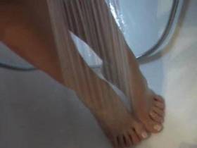 Vorschaubild vom Amateurporno mit dem Titel "Fußfetisch Pur" von Geile-Sharon