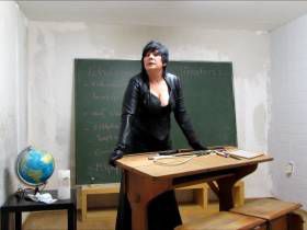 Vorschaubild vom Amateurporno mit dem Titel "Lady Julia erwartet dich in Oldenburg" von heelsandmore-