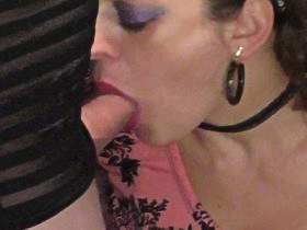 Vorschaubild vom Amateurporno mit dem Titel "Blasen bis man Sperma aufs Maul gespritzt bekommt..." von geilblasen