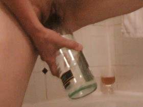 Vorschaubild vom Privatporno mit dem Titel "Nach der Flasche wollte ich den echten" von heisse-luda