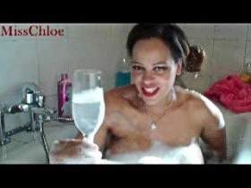 Vorschaubild vom Amateurporno mit dem Titel "Cucki bereite mich auf mein Date vor" von MissChloe