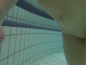 Vorschaubild vom Amateurporno mit dem Titel "Double D Dive ? Dein erstes Mal" von RoxyRoyal