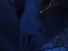 Vorschaubild vom Amateurporno mit dem Titel "In den Arsch - Prostata Unterwasser abgemolken" von RoxyRoyal