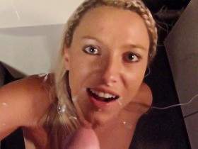 Vorschaubild vom Amateurporno mit dem Titel "Ins Gesicht gewichst!" von Daynia