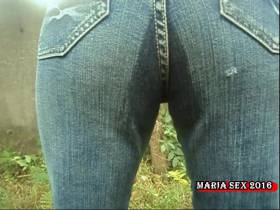 Vorschaubild vom Amateurporno mit dem Titel "Ein großer Haufen Mist und Urin in Jeans ." von MariaSex2016