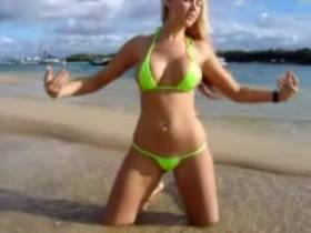 Vorschaubild vom Amateurporno mit dem Titel "Sexy am Strand" von bigklit
