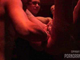 Vorschaubild vom Privatporno mit dem Titel "Backstage - nach der party" von pornorama-tv