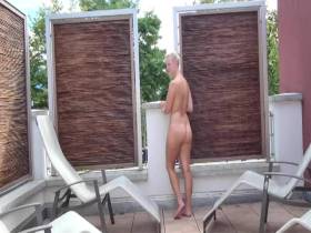 Vorschaubild vom Amateurporno mit dem Titel "Public Fick in der Sauna" von XFotzieX