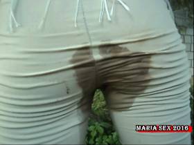 Vorschaubild vom Amateurporno mit dem Titel "Scheiße und Pisse in meinen weißen Hosen ." von MariaSex2016