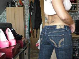 Vorschaubild vom Privatporno mit dem Titel "Sexy Hollister Jeans" von nylon_schlampe