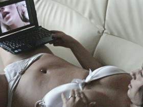 Vorschaubild vom Amateurporno mit dem Titel "Erwischt beim Masturbieren und angewixxt" von pinadeluxe