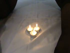 Vorschaubild vom Amateurporno mit dem Titel "Drei Kerzen ausgeschissen." von pretty-yolanda
