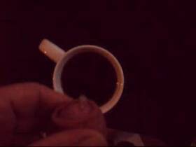 Vorschaubild vom Amateurporno mit dem Titel "Sperma als Kaffeesahne" von udo2005