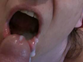Vorschaubild vom Amateurporno mit dem Titel "Eheschlampe in den Mund gespritzt! " von wifelover