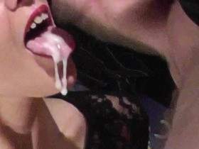 Vorschaubild vom Amateurporno mit dem Titel "Die drecksau spritzt auf meine zunge" von geilblasen