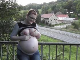 Vorschaubild vom Amateurporno mit dem Titel "Hochschwanger | Public Blowjob   Spermadosis" von Sarahlicious