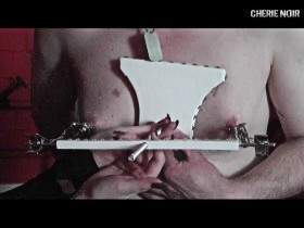 Vorschaubild vom Amateurporno mit dem Titel "Bloody-Nipple-Torture" von CherieNoir